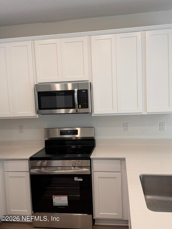 Building Photo - 539 Holly Lks Dr