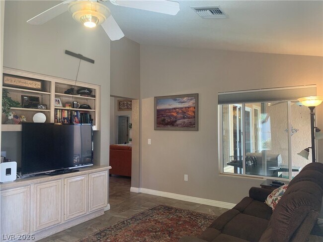 Building Photo - 2924 Crown Ridge Dr