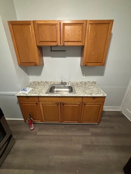 Kitchen - 40 Moulson St