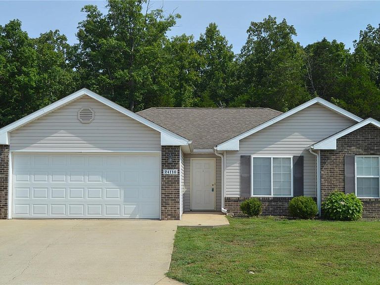 Front - 24110 Tanglewood Rd