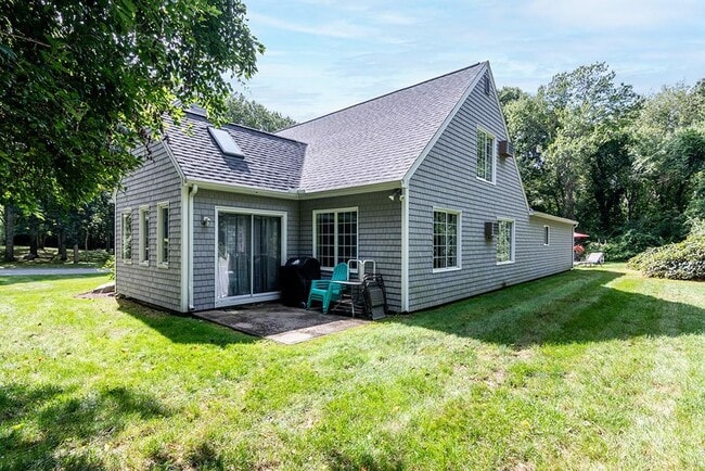 Building Photo - 43 Riverdell Dr
