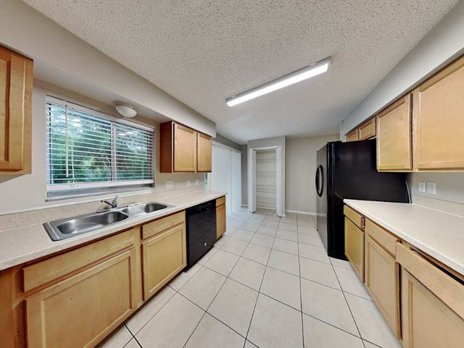 Building Photo - 4419 Orangebrook Dr