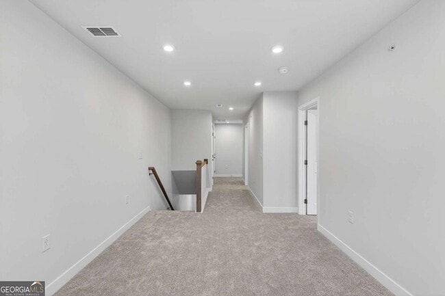 Building Photo - 325 Enchanted Ct