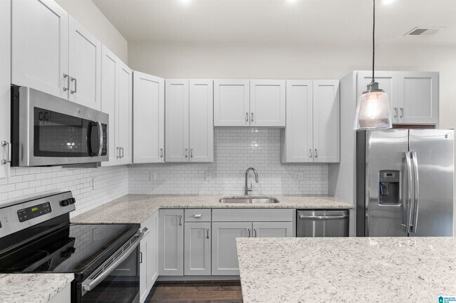 Building Photo - 1348 Calash Ave