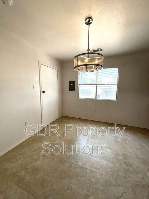 Building Photo - 2240 Stoner St SW
