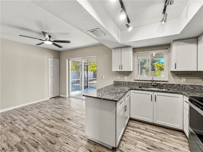 Building Photo - 18660 Miami Blvd