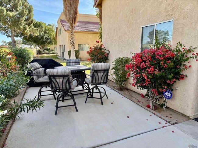 Building Photo - 10685 Calle Raquel