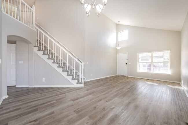 Building Photo - 5991 S Rock Creek Dr