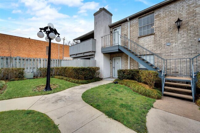 Building Photo - 8787 Brae Acres Rd