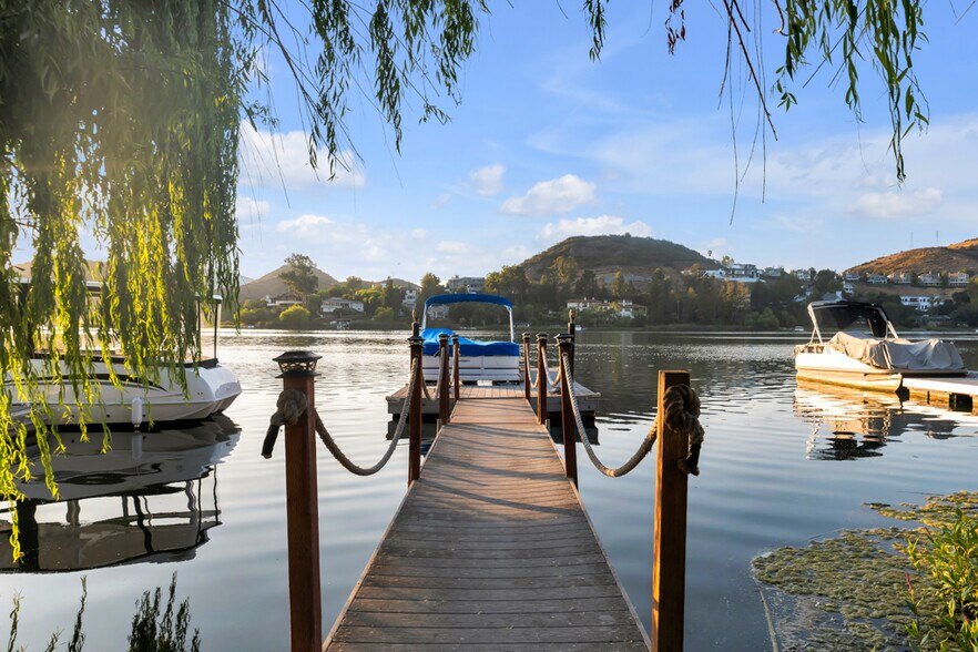 Building Photo - 314 Upper Lake Rd