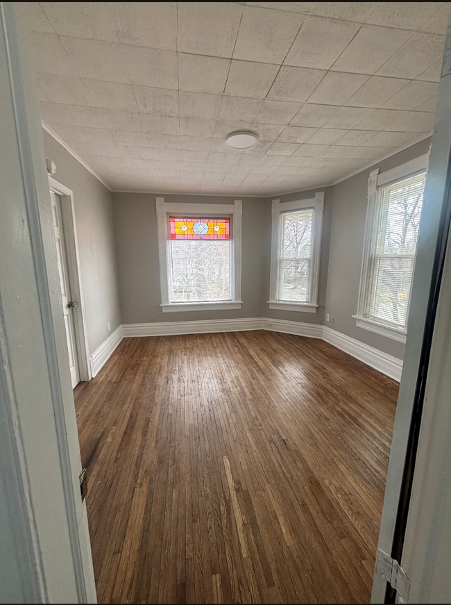 Building Photo - 2004 Latham St