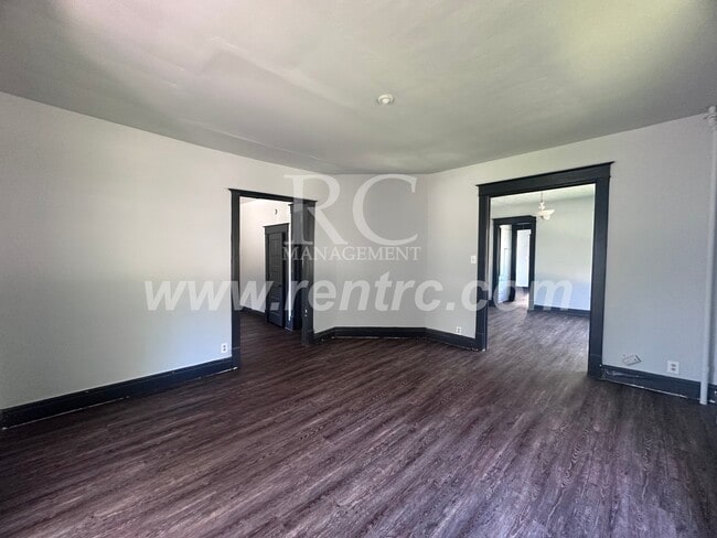 Building Photo - 1434 Walnut-