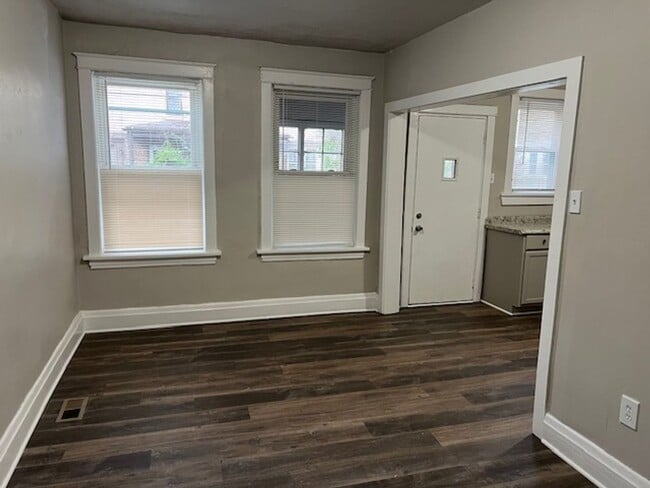 Building Photo - $1,300 Harrisburg 3 bedroom house for rent