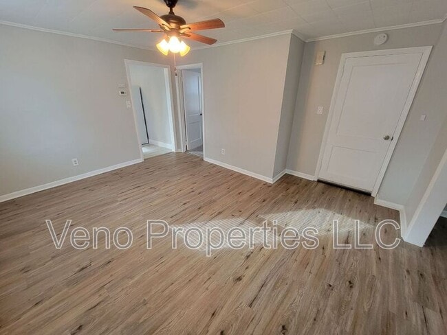 Building Photo - 1813 3rd Ave