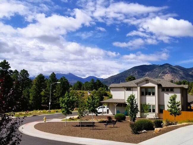 Building Photo - Rare, Single Level, Forest Springs Home! 3...