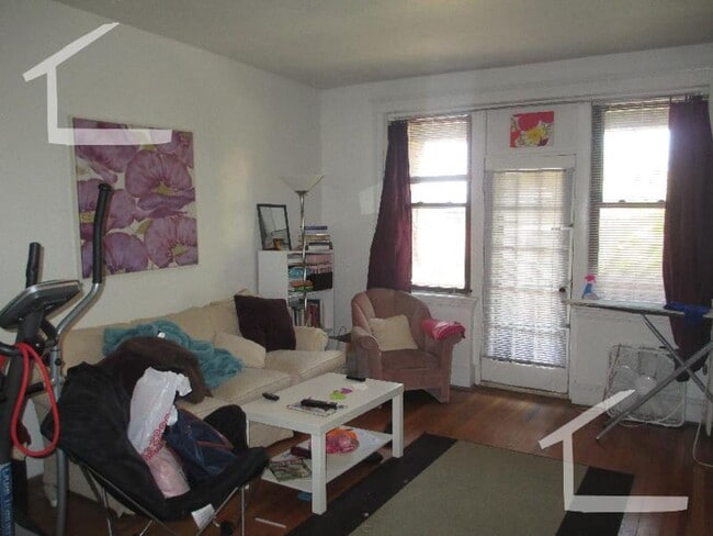 Building Photo - 2bed1bath in Brighton is available in 9/1