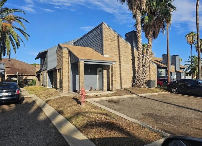 Primary Photo - 201 E Del Mar Blvd