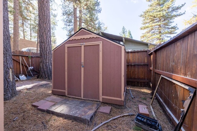 Building Photo - 2242 Deep Creek Dr