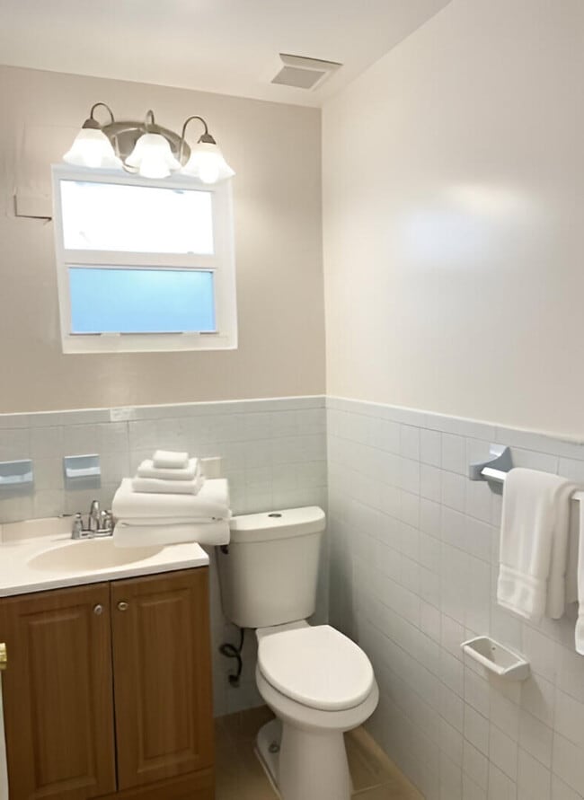 Building Photo - 4610 Hairland Dr