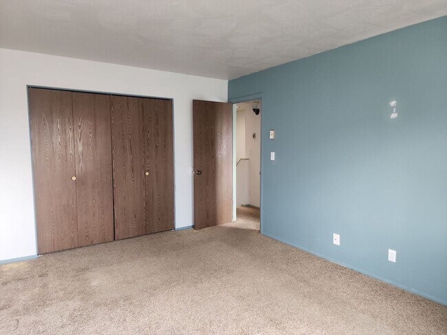 Building Photo - 171 College Way