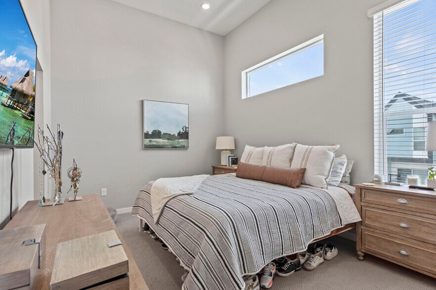 Building Photo - 6768 Quivas Way