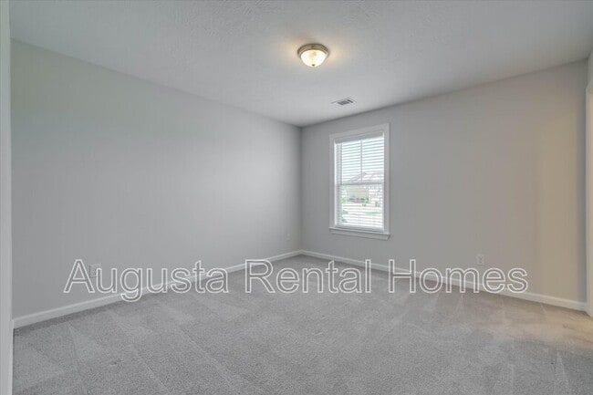 Building Photo - 504 Vinings Dr