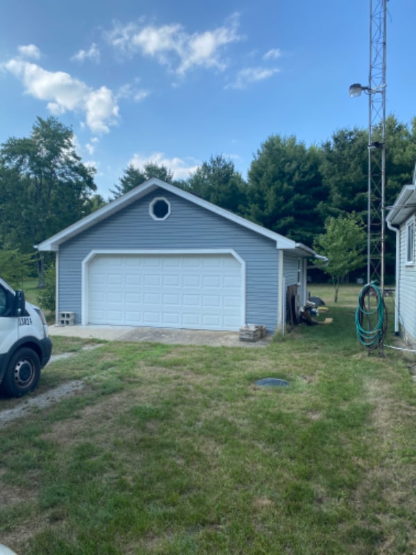 Building Photo - 9820 E 500 N