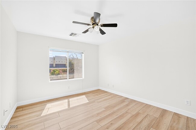 Building Photo - 10011 Diamond Summit Ct