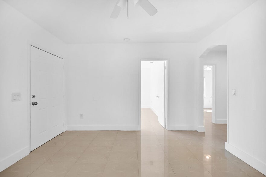 Building Photo - 567 NW 90th St