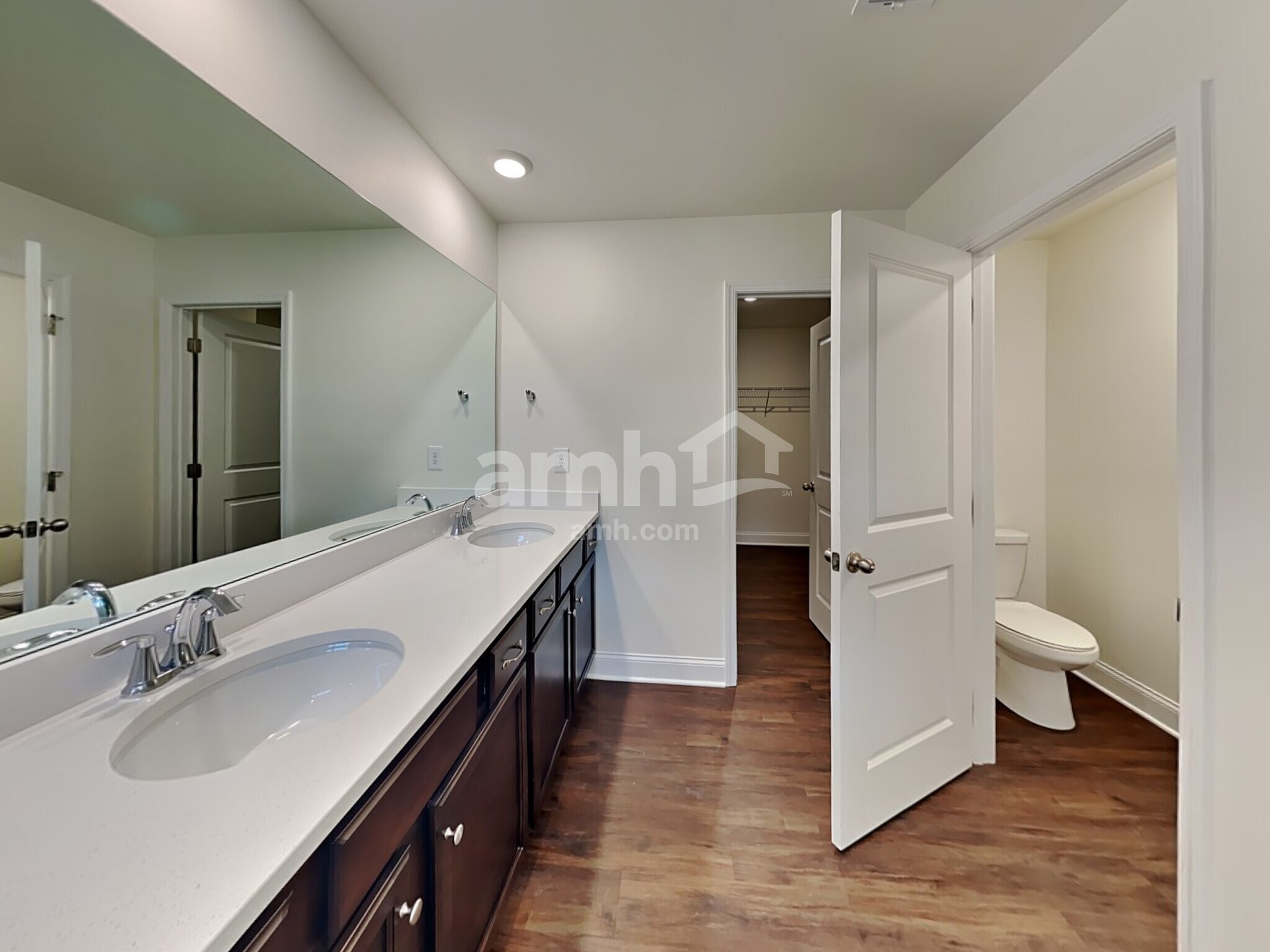 Building Photo - 719 Carnaby Ln