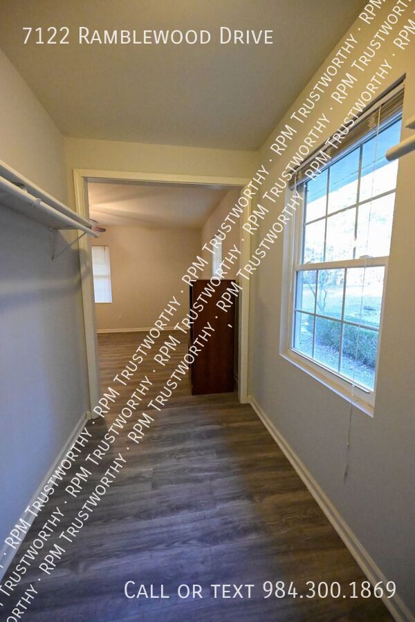 Building Photo - 7122 Ramblewood Dr