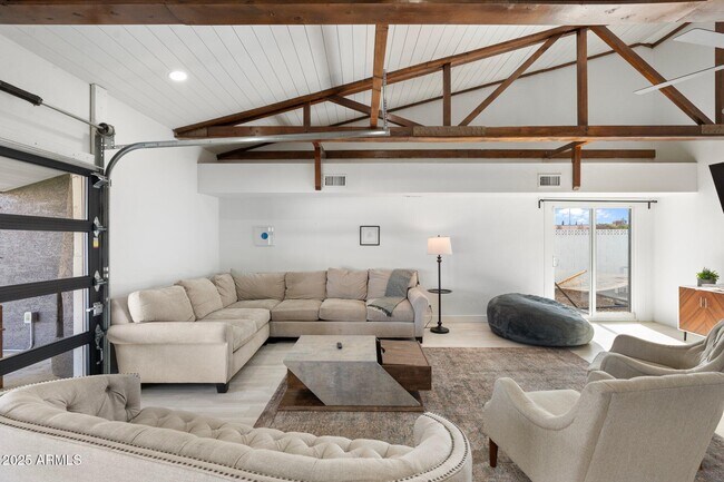 Building Photo - 1759 N Spring Cir