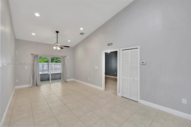 Building Photo - 1192 NE 32nd Ave