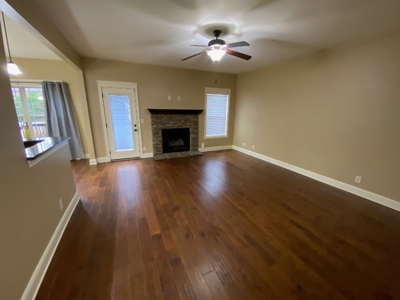 Building Photo - 660 Richards Dr