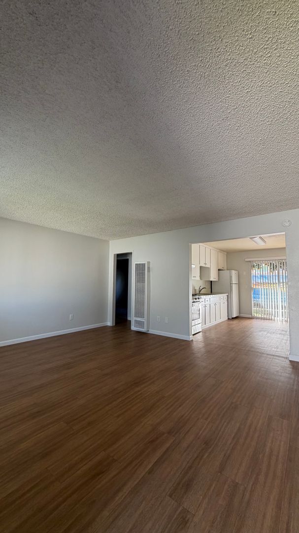 Building Photo - 566-568 7th St