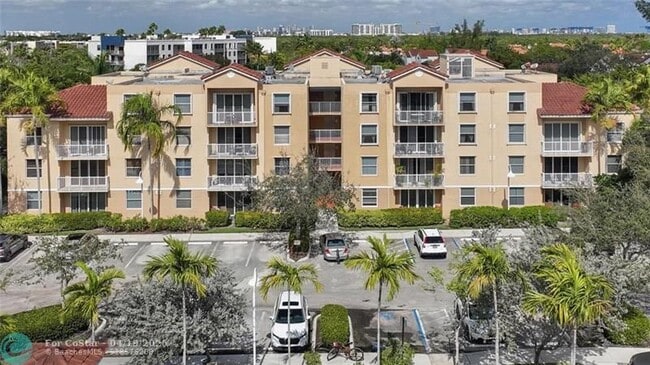 Primary Photo - 529 E Sheridan St