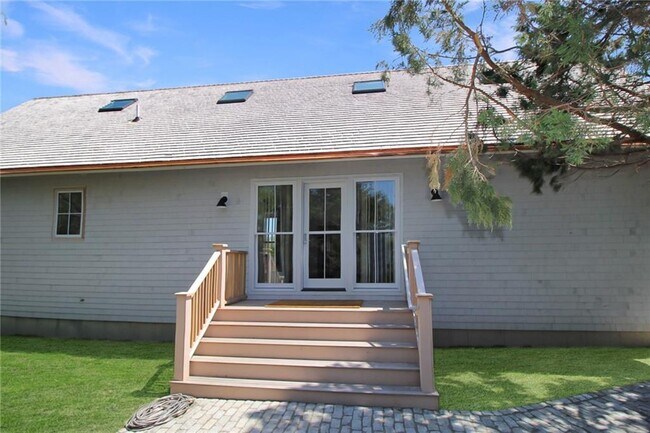 Building Photo - 10 Wyndham Hill Rd