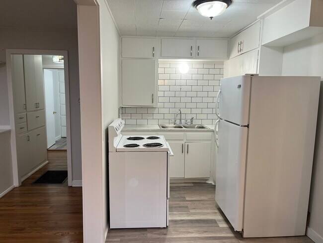 Kitchen - 125 S Milton St