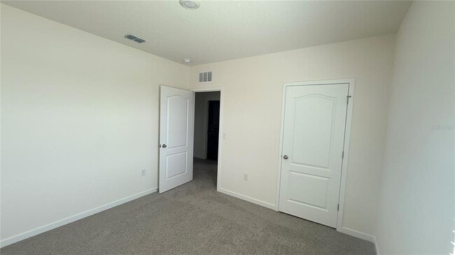 Building Photo - 2046 Walnut Crk Dr