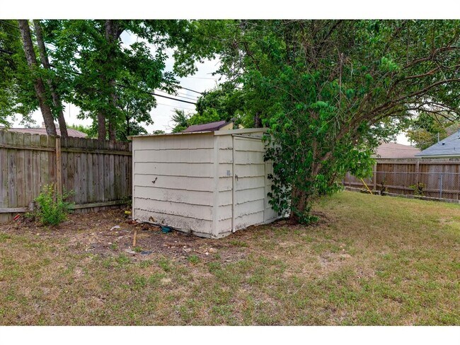 Building Photo - 3406 Norwood Hill Rd