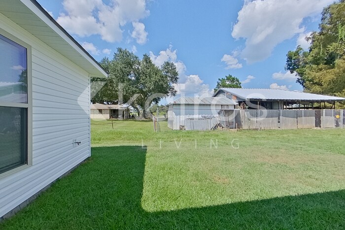 Building Photo - 117 Rainfall Ln