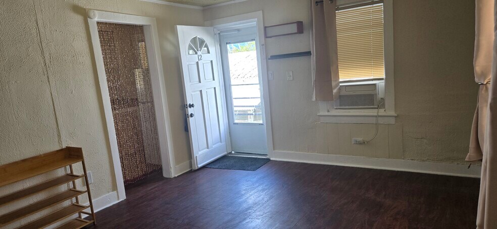 Building Photo - 1836 Jackson St