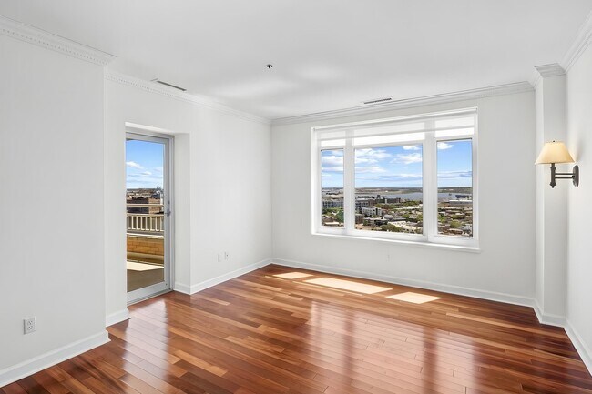 Building Photo - 100 Harborview Dr