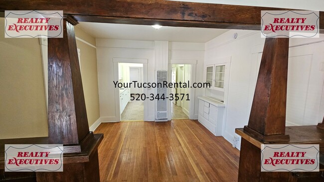 Building Photo - 8th Street and Euclid - 1 bedroom 1 bath r...