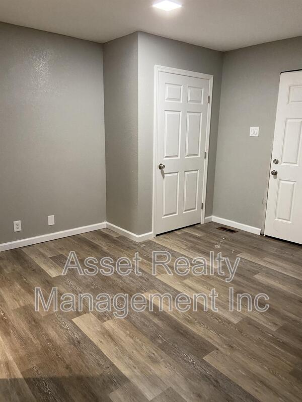 Building Photo - 716 Shadycrest Dr