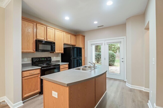 Building Photo - 8819 Orchard Grove Way