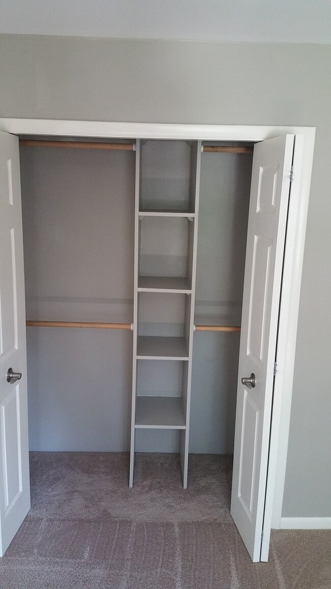 Building Photo - 9028 Garfield Dr