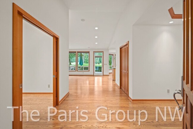 Building Photo - Gorgeous 3,400sf Golf Course Craftsman on ...