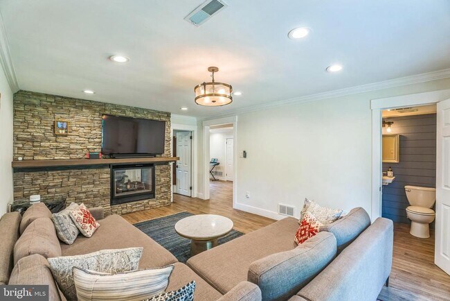 Building Photo - 76 S Forge Manor Dr