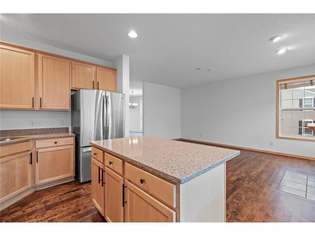 Building Photo - 9995 Wildflower Dr